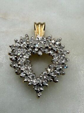 Stunning 10K Yellow Gold Diamond Heart Pendant 3.9g - Pavé Real Diamonds
